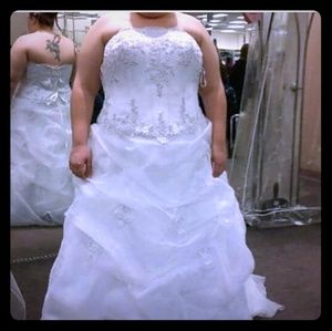 Size 24w brand new wedding dress